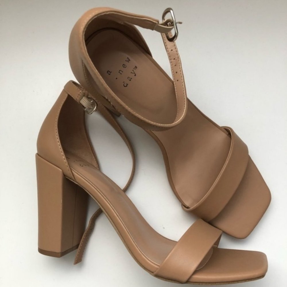 A New Day Ema Square Toe High Block Heels Pumps Taupe 8.5 Wide Width - Picture 10 of 10